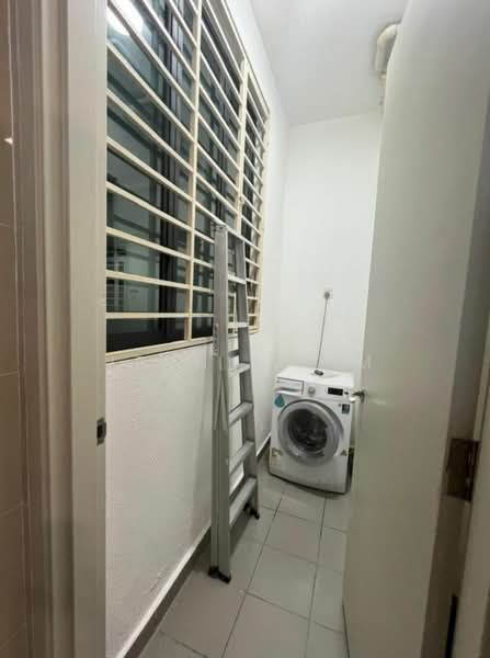Servis Apartment untuk Dijual di KL Gateway Residences - Jennie Lim - Balcony - PropertyGuru.com.my