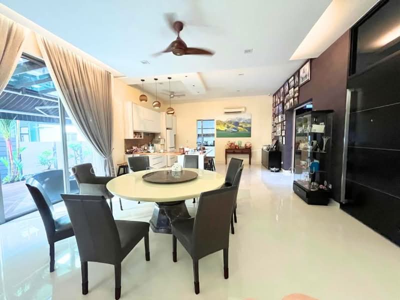 Semi-Detached House for Sale in Glenmarie (Selangor) - Josephine Chou - Dining Room - PropertyGuru.com.my