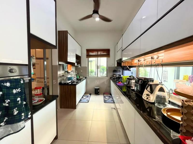 Semi-Detached House for Sale in Glenmarie (Selangor) - Josephine Chou - Kitchen - PropertyGuru.com.my