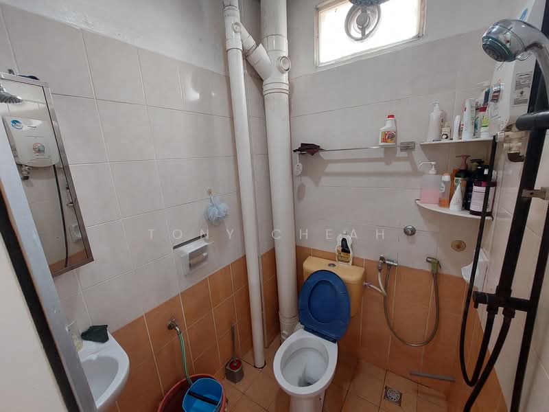 Pangsapuri untuk Dijual di Asia Heights - Tony Cheah - Bathroom - PropertyGuru.com.my