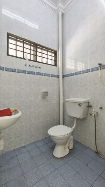 1-storey Terraced House for Sale in Taman Jayamas (Seremban) - Marcus Yeow - Bathroom - PropertyGuru.com.my