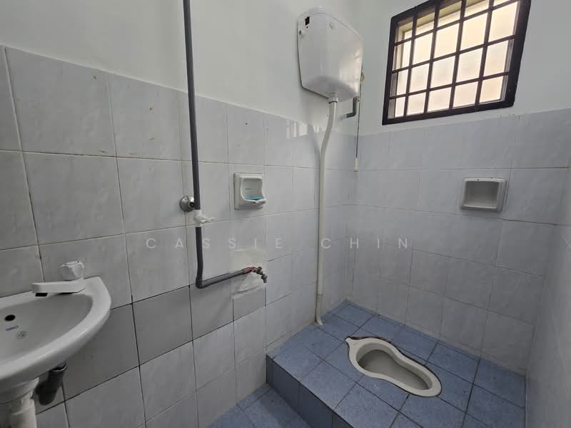 2-storey Terraced House for Rent in Taman Puteri Wangsa (Ulu Tiram) - Cassie Chin - Bathroom - PropertyGuru.com.my