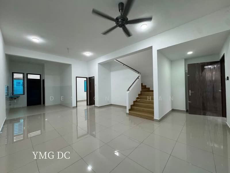 2-storey Terraced House for Sale in Klang (Selangor) - Desmond Chan - Living Room - PropertyGuru.com.my