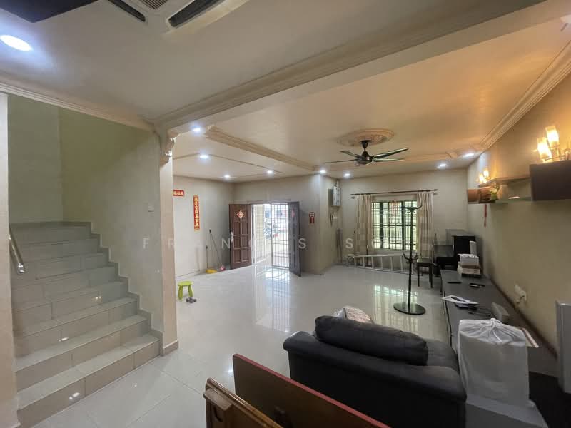 2-storey Terraced House for Sale in Taman Ikhlas (Bandar Sungai Long) - Francis Soh - Living Room - PropertyGuru.com.my