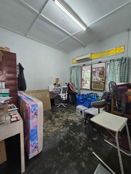 Rumah Teres 1 Tingkat untuk Dijual di Petaling Jaya (Selangor) - Flory Leong - Study - PropertyGuru.com.my