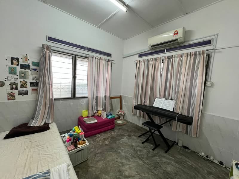 Rumah Teres 1 Tingkat untuk Dijual di Petaling Jaya (Selangor) - Flory Leong - Bedroom - PropertyGuru.com.my