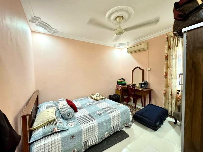 Rumah Teres 2 Tingkat untuk Dijual di Seri Kembangan (Selangor) - Azrul Ismail - Bedroom - PropertyGuru.com.my
