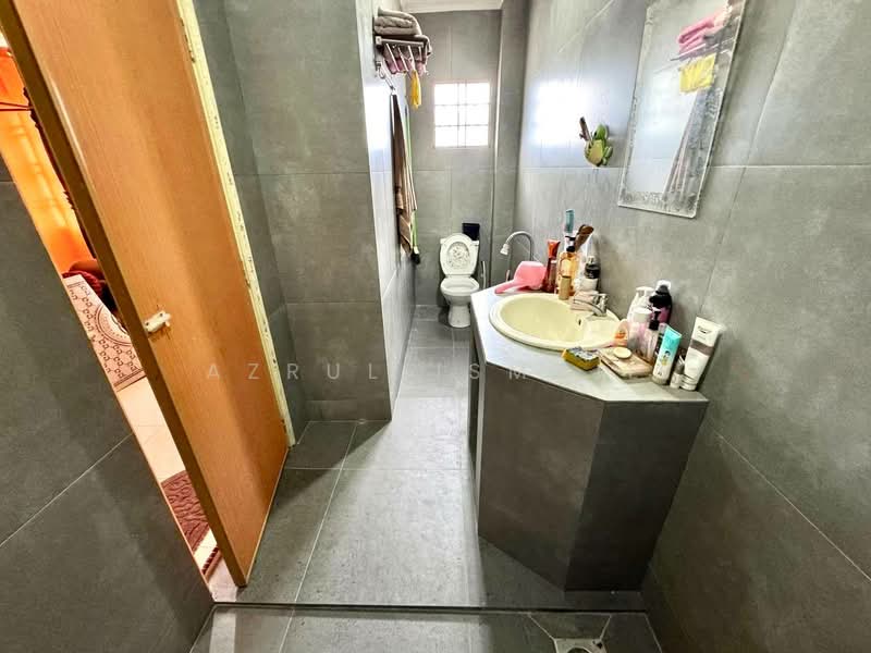 Rumah Teres 2 Tingkat untuk Dijual di Seri Kembangan (Selangor) - Azrul Ismail - PropertyGuru.com.my