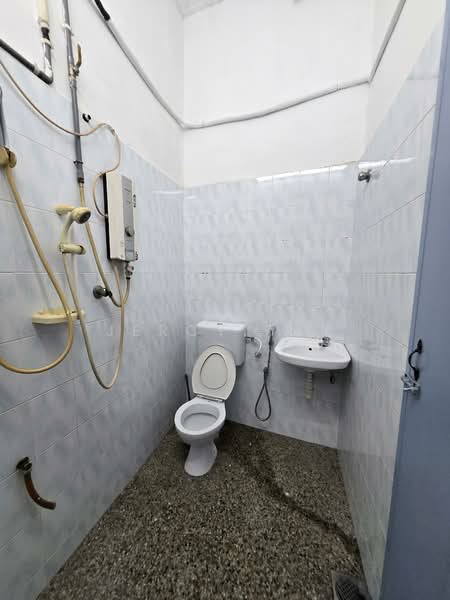 1-storey Terraced House for Sale in Jalan Klang Lama (Old Klang Road) (Kuala Lumpur) - Jercy Tan - Bathroom - PropertyGuru.com.my