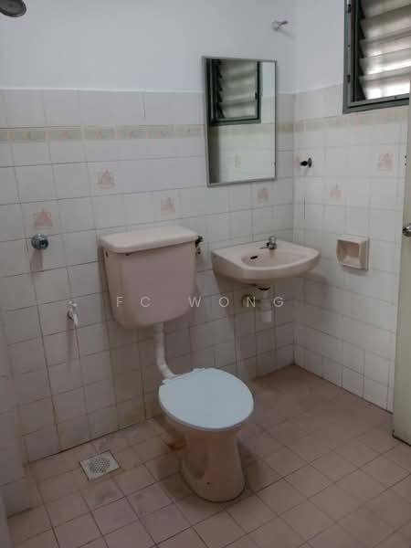 Rumah Teres 2 Tingkat untuk Dijual di Usj 3 (Subang Jaya) - FC Wong - Bathroom - PropertyGuru.com.my