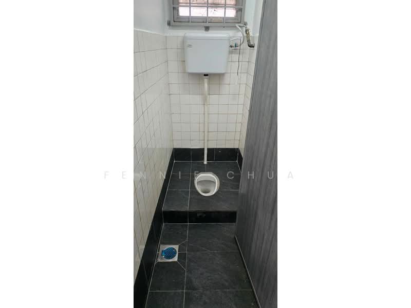 Terrace Factory for Rent in Taman Perindustrian JB Perdana (Johor Bahru) - Fennie Chua - Bathroom - PropertyGuru.com.my