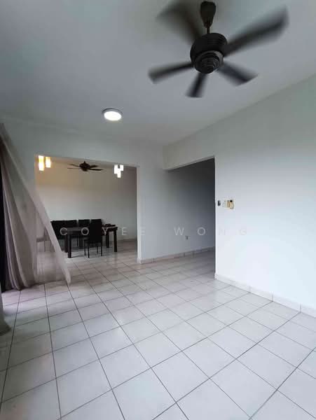 Kondominium untuk Dijual di Armanee - Coyee Wong - Living Room - PropertyGuru.com.my