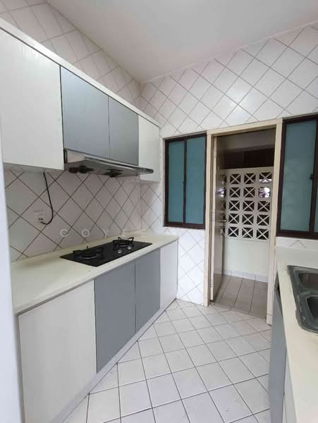 Kondominium untuk Dijual di Armanee - Coyee Wong - Kitchen - PropertyGuru.com.my