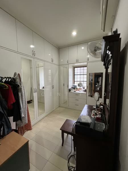 Rumah Berkembar untuk Dijual di Ampang (Selangor) - Vincent Theo - PropertyGuru.com.my