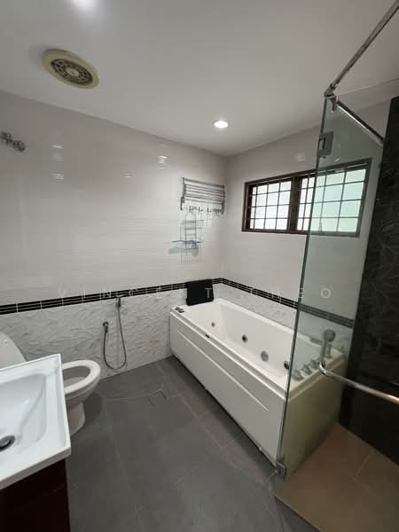 Rumah Berkembar untuk Dijual di Ampang (Selangor) - Vincent Theo - PropertyGuru.com.my