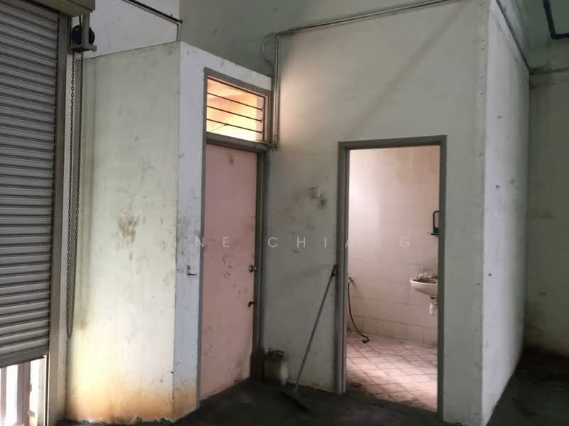 Kilang untuk Disewa di Taman Perindustrian Tampoi (Tampoi) - Anne Chiang - Bathroom - PropertyGuru.com.my