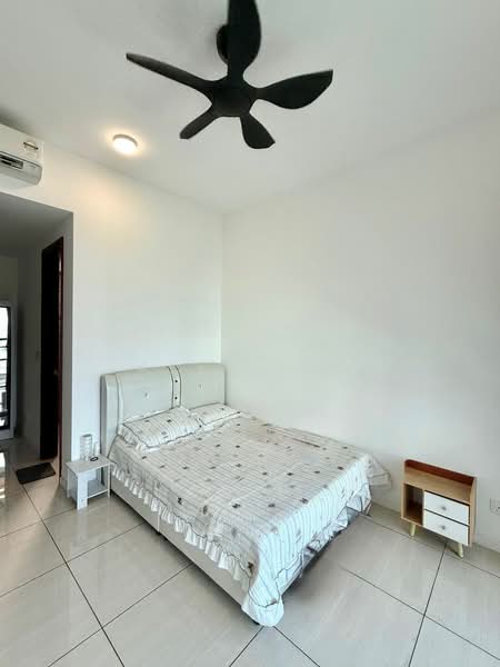 Kondominium untuk Disewa di Queens Residences Q2 @ Queens Waterfront - Alex Lim - Bedroom - PropertyGuru.com.my
