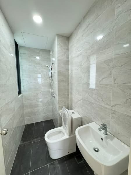 Kondominium untuk Disewa di SKS Pavillion Residences - James Foong - Bathroom - PropertyGuru.com.my