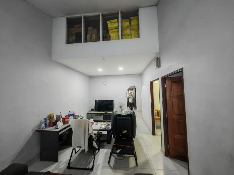 1-storey Terraced House for Sale in Kepong Baru (Kepong) - Eddy Cheah - Living Room - PropertyGuru.com.my