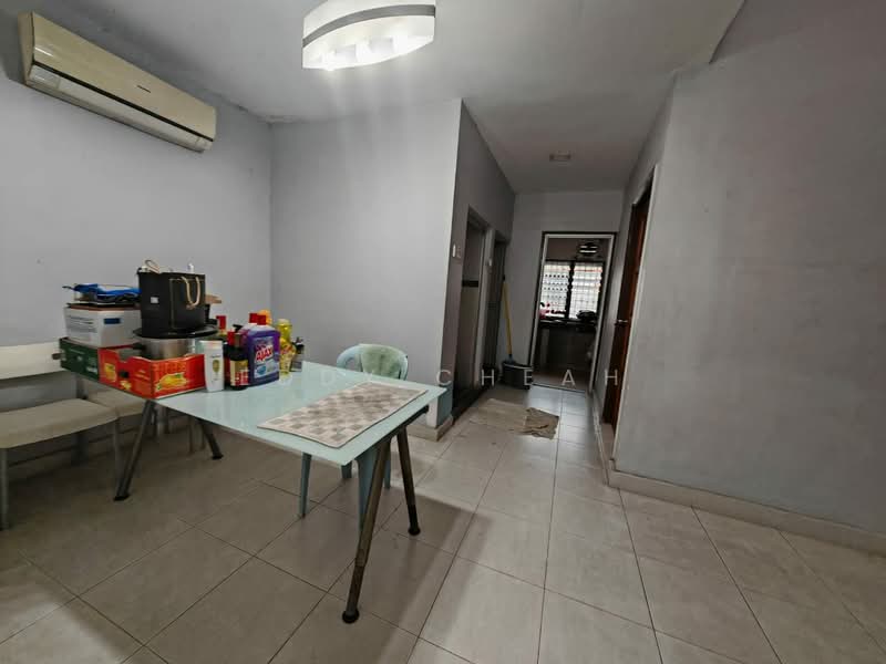 1-storey Terraced House for Sale in Kepong Baru (Kepong) - Eddy Cheah - Corridor - PropertyGuru.com.my