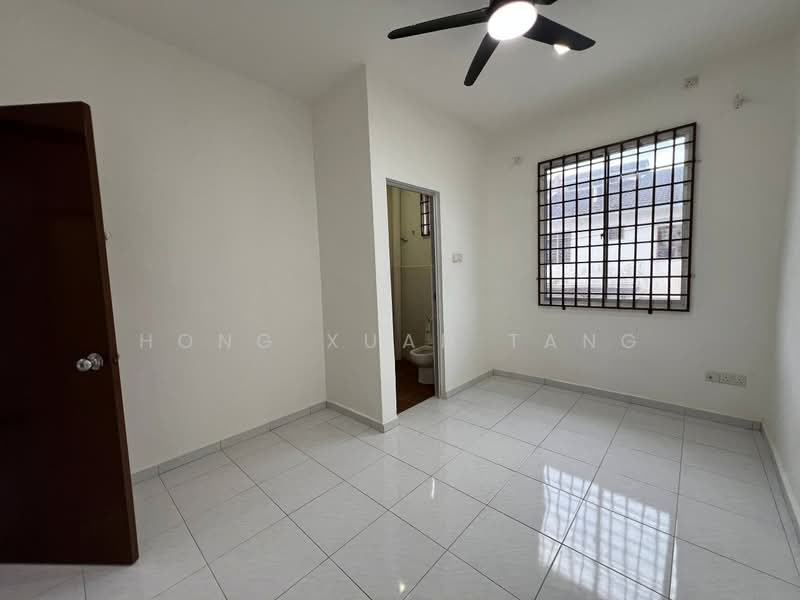 2-storey Terraced House for Rent in Taman Megah Ria (Masai) - Hong Xuan Tang - Bedroom - PropertyGuru.com.my