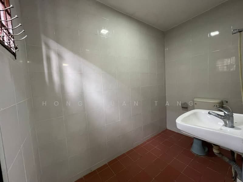 2-storey Terraced House for Rent in Taman Megah Ria (Masai) - Hong Xuan Tang - Bathroom - PropertyGuru.com.my