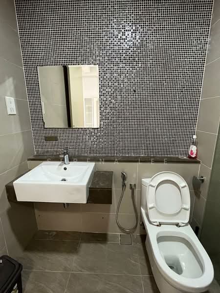 Service Residence for Sale at Nova Saujana - Serena Lee - Bathroom - PropertyGuru.com.my