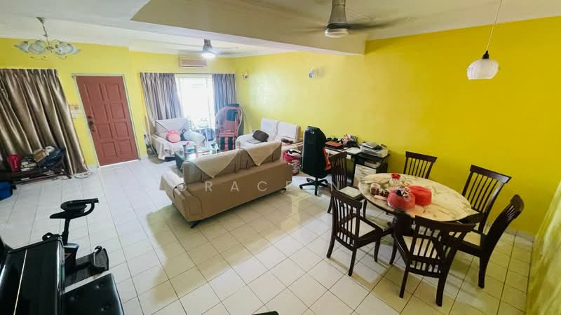2-storey Terraced House for Sale in Bandar Putra (Kulai) - Grace Ng - Living Room - PropertyGuru.com.my