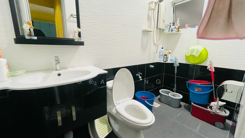 2-storey Terraced House for Sale in Bandar Putra (Kulai) - Grace Ng - Bathroom - PropertyGuru.com.my