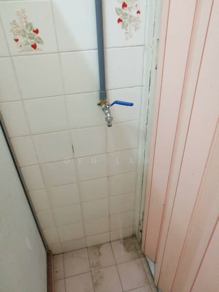 Pangsapuri untuk Disewa di Desa 288 - Den Lam - Bathroom - PropertyGuru.com.my