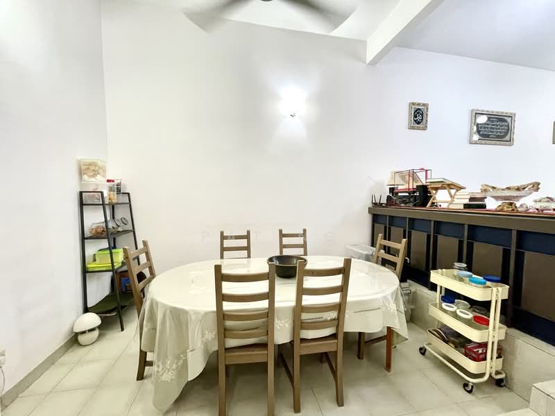 2-storey Terraced House for Sale in Taman Tun Dr Ismail (Kuala Lumpur) - Pat Ng - Dining Room - PropertyGuru.com.my