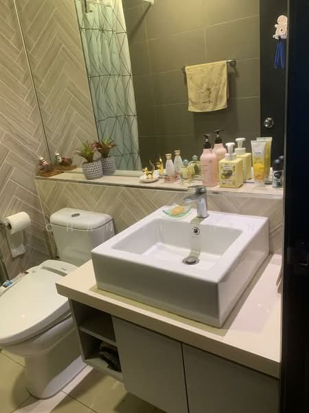 Service Residence for Sale at The Tamarind - Chan Yi Shen - Bathroom - PropertyGuru.com.my