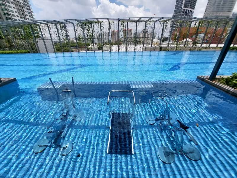 Servis Apartment untuk Disewa di Residential Suites @ HighPark - Ally Lee - Pool - PropertyGuru.com.my