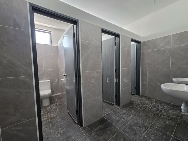 Kilang untuk Disewa di Taman Perindustrian Senai (Senai) - Bosco Eng - Bathroom - PropertyGuru.com.my