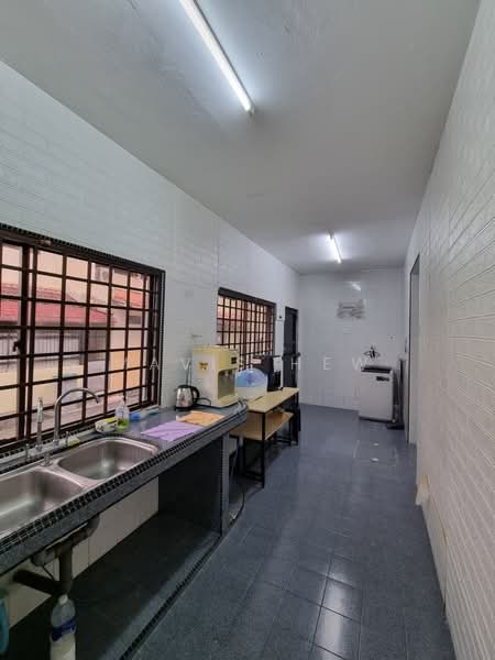 Rumah Teres 2 Tingkat untuk Disewa di Taman Bukit Mewah (Tampoi) - Mavis Hew - Kitchen - PropertyGuru.com.my