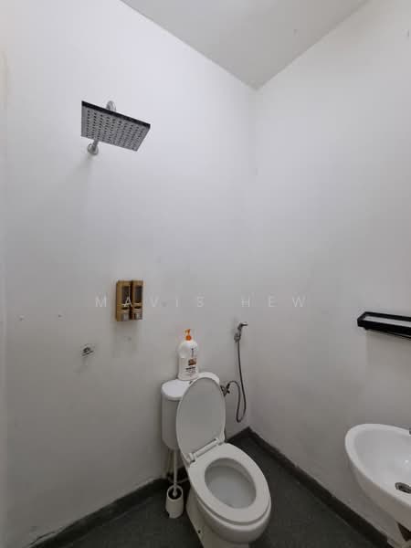Rumah Teres 2 Tingkat untuk Disewa di Taman Bukit Mewah (Tampoi) - Mavis Hew - Bathroom - PropertyGuru.com.my
