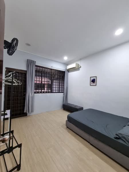 Rumah Teres 2 Tingkat untuk Disewa di Taman Bukit Mewah (Tampoi) - Mavis Hew - Bedroom - PropertyGuru.com.my