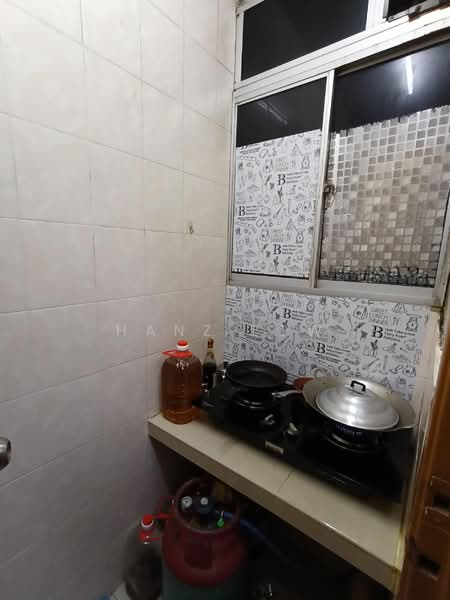 Apartment for Rent at Vista Pinggiran Apartment - Hanz Low - Kitchen - PropertyGuru.com.my