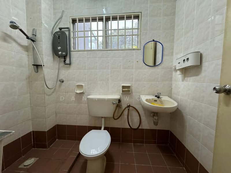 2-storey Terraced House for Sale in Rawang Perdana 2 (Rawang) - Danny Wong - Bathroom - PropertyGuru.com.my
