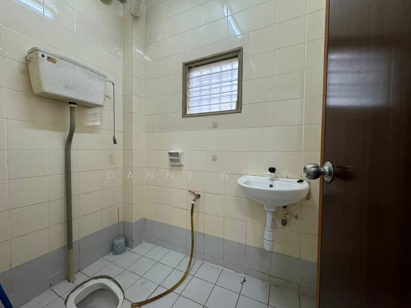 2-storey Terraced House for Sale in Rawang Perdana 2 (Rawang) - Danny Wong - Bathroom - PropertyGuru.com.my