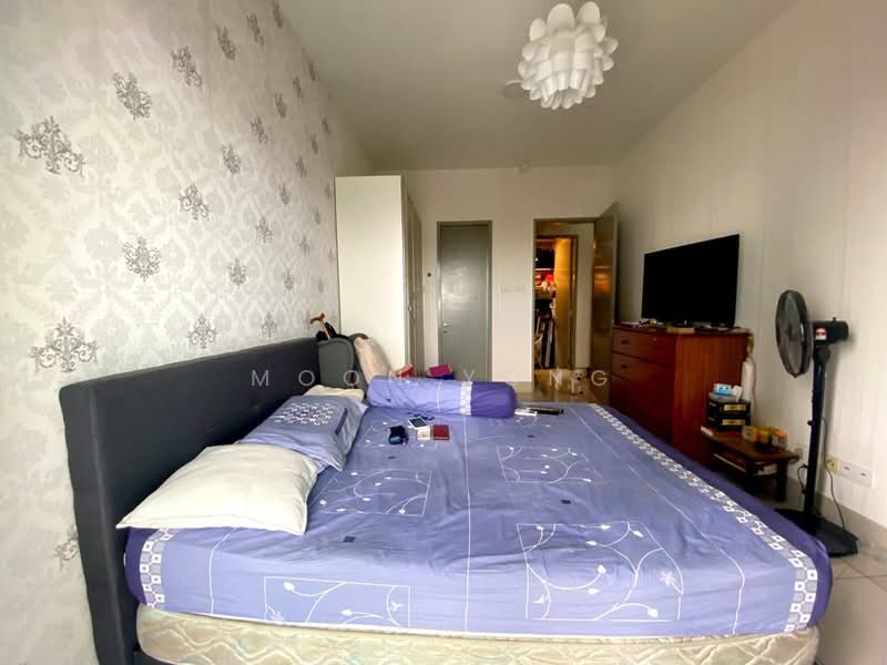 Servis Apartment untuk Disewa di One Residence - Moon Yong - Master bedroom (en-suite) - PropertyGuru.com.my