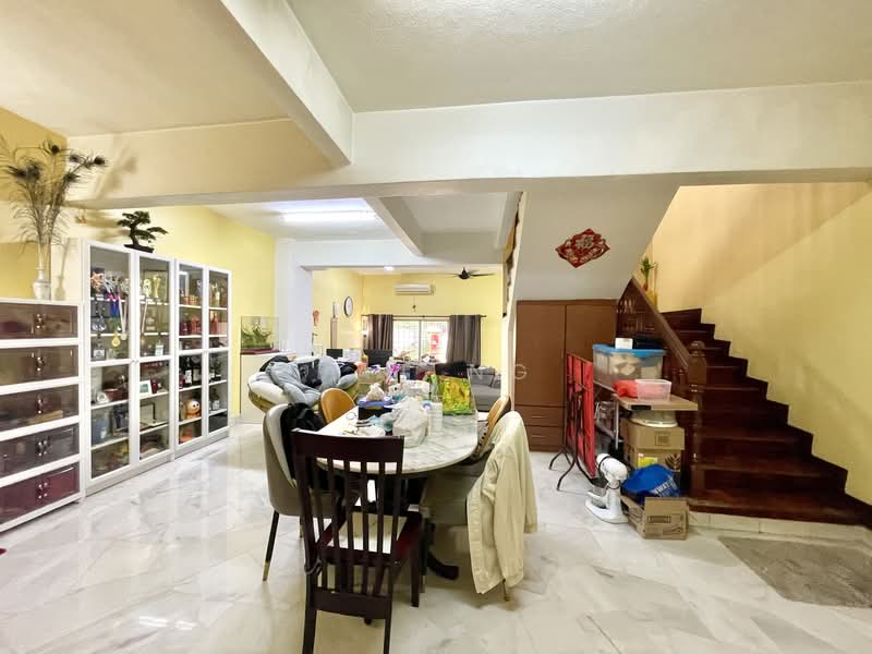 2-storey Terraced House for Sale in Taman Tun Dr Ismail (Kuala Lumpur) - Pat Ng - Living Room - PropertyGuru.com.my