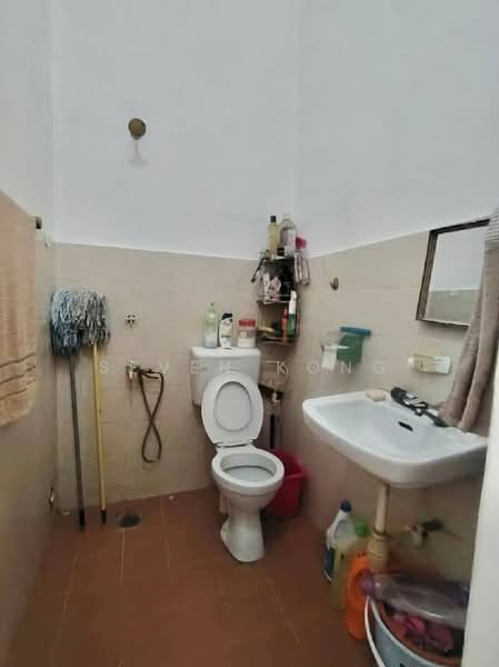 1-storey Terraced House for Sale in Kota Masai (Pasir Gudang) - Seven Kong - Bathroom - PropertyGuru.com.my