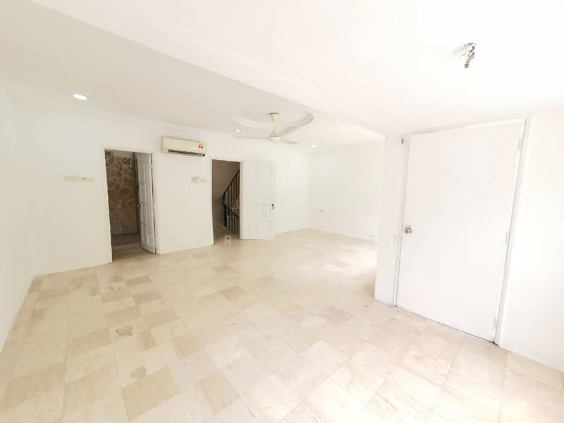 Rumah Teres 2 Tingkat untuk Dijual di SS12 (Subang Jaya) - Derrick Lee - Living Room - PropertyGuru.com.my
