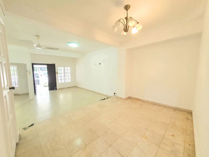 Rumah Teres 2 Tingkat untuk Dijual di SS12 (Subang Jaya) - Derrick Lee - Living Room - PropertyGuru.com.my