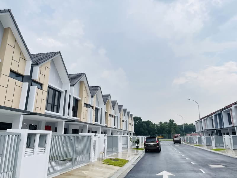 Rumah Teres 2 Tingkat untuk Dijual di Taman Desa Tebrau (Tebrau) - Karen Yeo - PropertyGuru.com.my