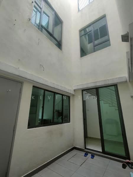 2.5-storey Terraced House for Sale in Lakeside Residences (Puchong) - Kevin Tan - Exterior - PropertyGuru.com.my