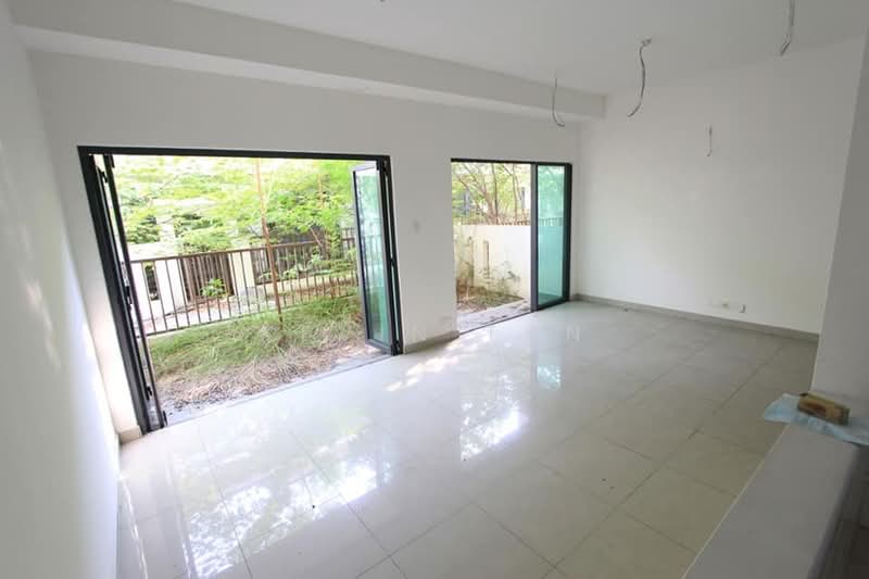 2.5-storey Terraced House for Sale in Lakeside Residences (Puchong) - Kevin Tan - Living Room - PropertyGuru.com.my