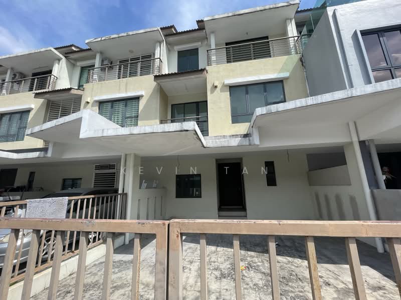 2.5-storey Terraced House for Sale in Lakeside Residences (Puchong) - Kevin Tan - Exterior - PropertyGuru.com.my