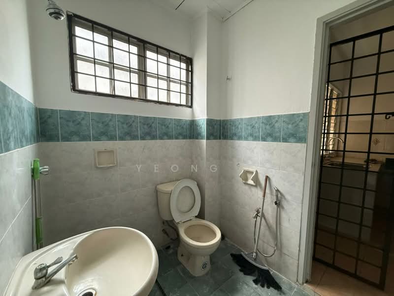 Rumah Teres 2 Tingkat untuk Dijual di Bandar Bukit Puchong (Puchong) - Yeong . - Bathroom - PropertyGuru.com.my